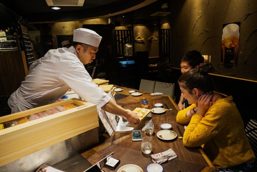 Kyoto: Foodie Night Tour in Gion with 9 dishes + 6 Sake - First stop: Kyoto comfort food in a traditional setting