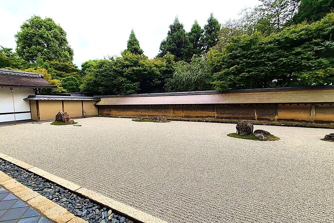 Kyoto Full Course Tour: Explore 10 Must-See Sights & Hidden Gems - Conveyor-belt sushi for a practical lunch