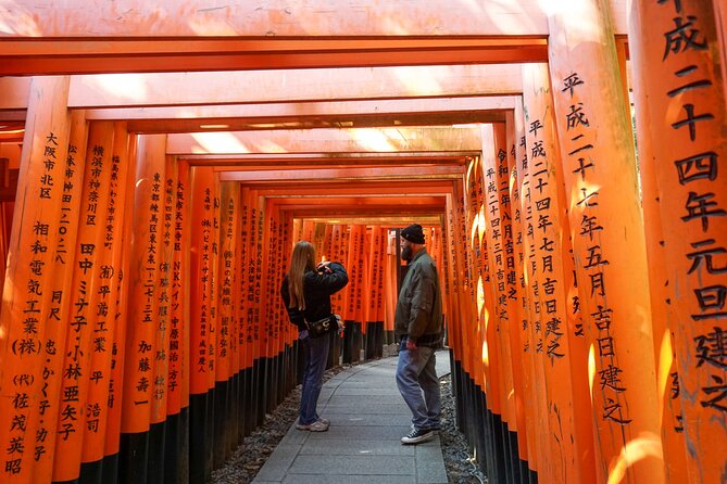 Kyoto: Fushimi Inari Hidden Hike (Private) - The descent and views toward Fushimi Momoyama Castle