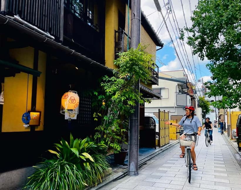 Kyoto: Fushimi Inari Shrine and Tofukuji Temple E-Bike Tour - Fushimi Inari turns a bike ride into a Kyoto classic
