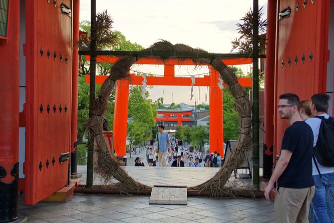 Kyoto: Fushimi Inari Shrine Walking Tour - Why the small group matters here