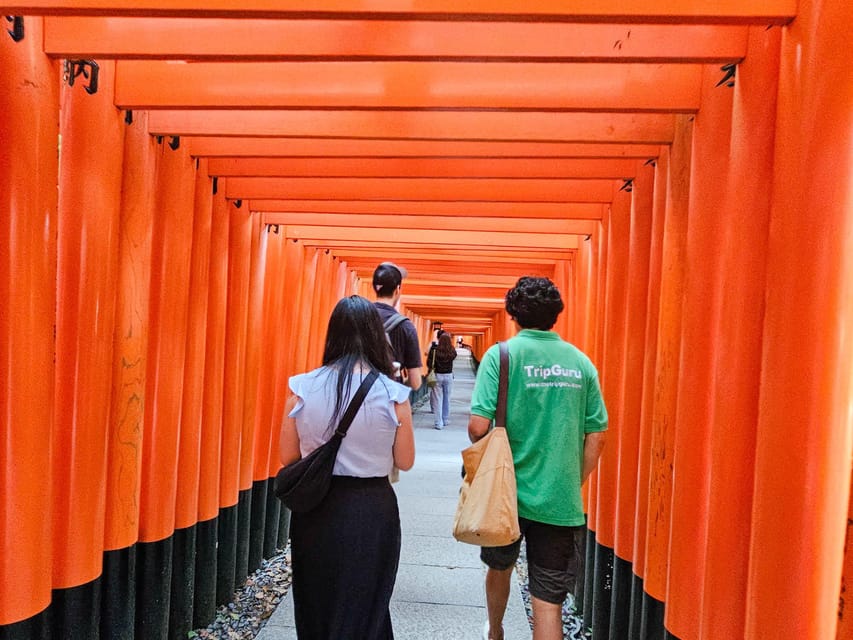 Kyoto: Fushimi Inari Taisha Guided Walking Tour - The 30-minute street-food stop