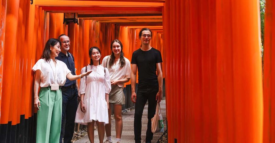 Kyoto: Fushimi Inari Taisha Shrine Walking Tour with Guide - Key points at a glance