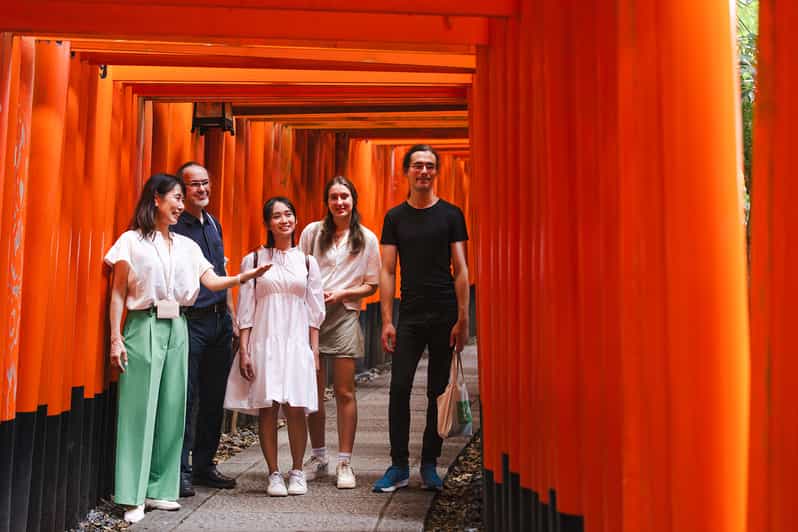 Kyoto: Fushimi Inari Taisha Shrine Walking Tour with Guide - Entering Fushimi Inari and the Senbon Torii