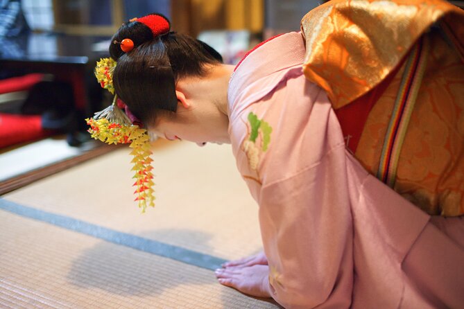 Kyoto Geisha Show Cultural Hour with an apprentice geisha, Maiko - Why meeting a maiko is different from spotting one on the street