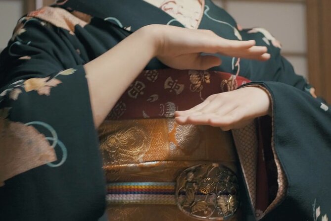 Kyoto Gion Cultural Walk & Geisha Show with Dining Options - Meeting at the Izumo-no-Okuni statue