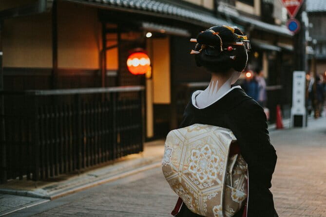 Kyoto Gion Early Morning Walking Tour - Why an early start changes Gion