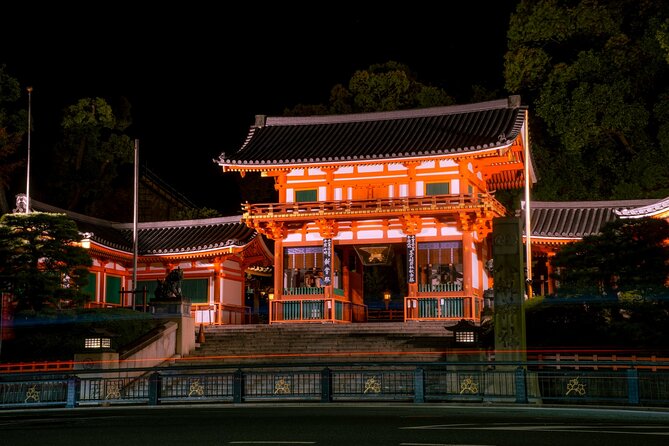 Kyoto: Gion Geisha District & Sake-in-Hand Walking Tour - Nene-no-Michi and the approach to Yasaka Shrine