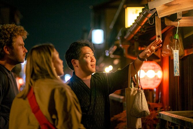 Kyoto: Gion Geisha District & Sake-in-Hand Walking Tour - What the sake tasting adds