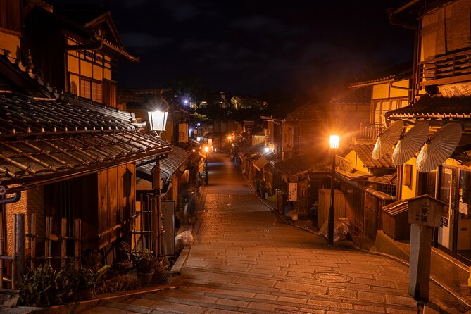 Kyoto: Gion Geisha District & Sake-in-Hand Walking Tour - Price, group size, and overall value