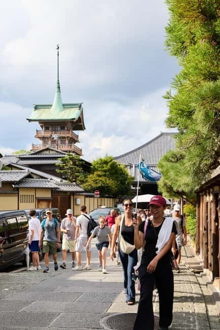 Kyoto: Gion Geisha District Walking Tour and Hidden Gems - Gion Tatsumi Bridge and the world of geisha