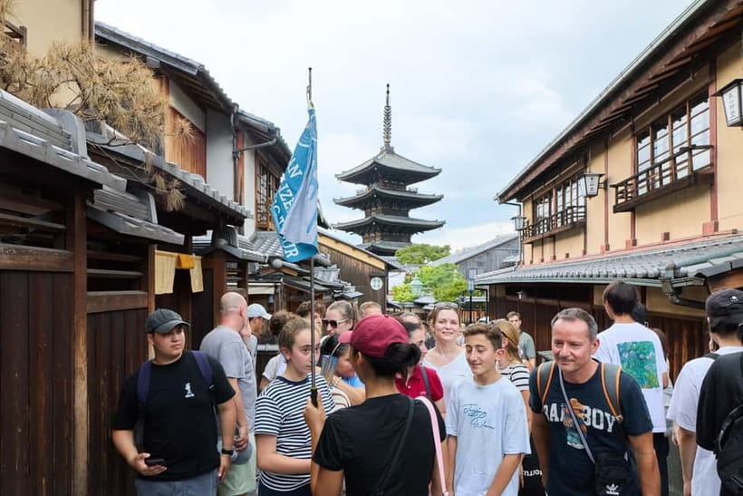 Kyoto: Gion Geisha District Walking Tour and Hidden Gems - Maruyama Park and a needed pause