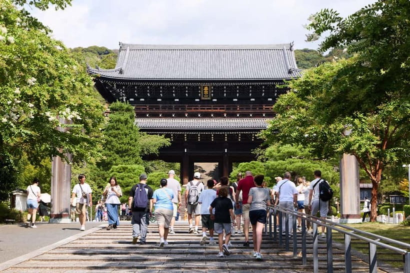 Kyoto: Gion Geisha District Walking Tour and Hidden Gems - Hōkan-ji and the famous pagoda view