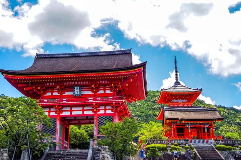 Kyoto: Gion Geisha District Walking Tour and Hidden Gems - Who should book this Kyoto walking tour?