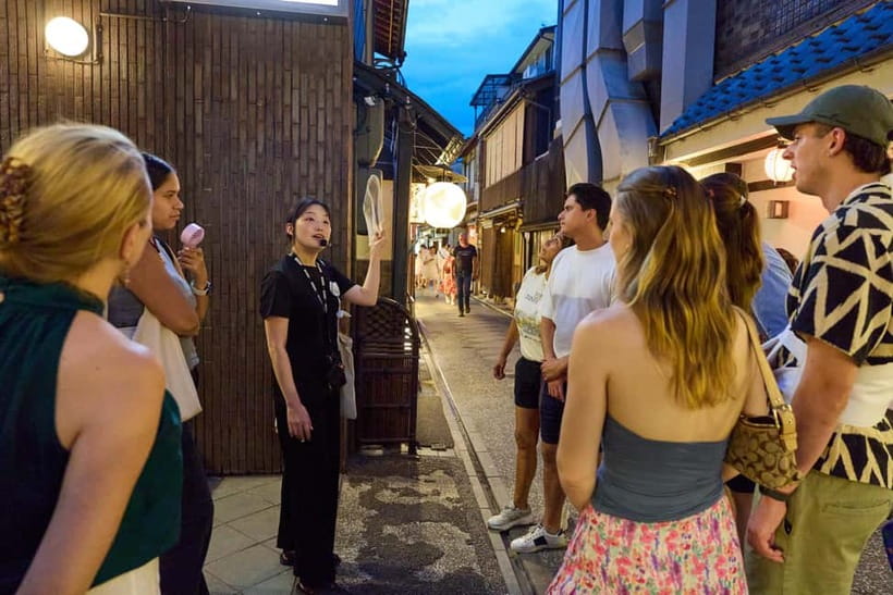 Kyoto: Gion Geisha District Walking Tour - Stories of Geisha - Pontocho Alley and its discreet doors