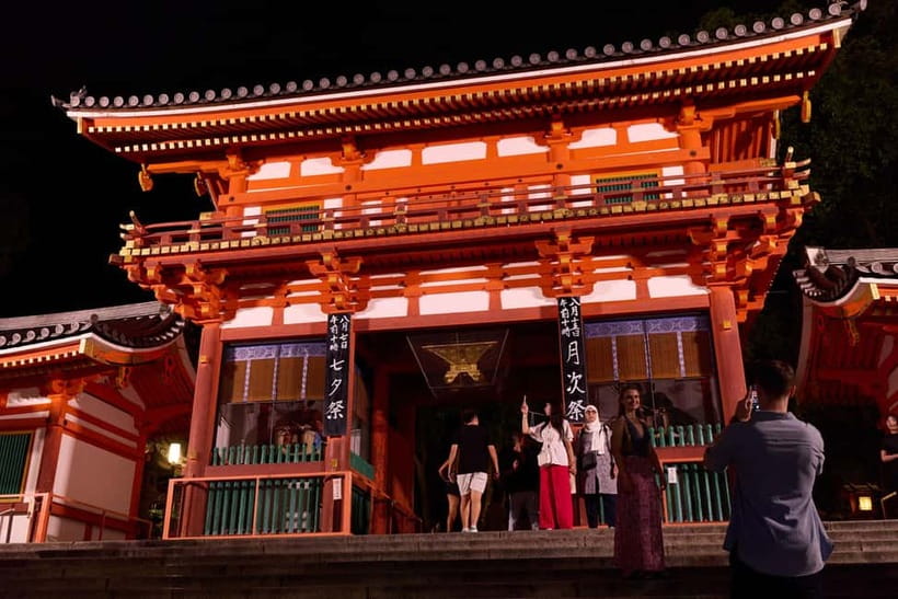 Kyoto: Gion Geisha District Walking Tour - Stories of Geisha - Izumo-no-Okuni and the origins of kabuki