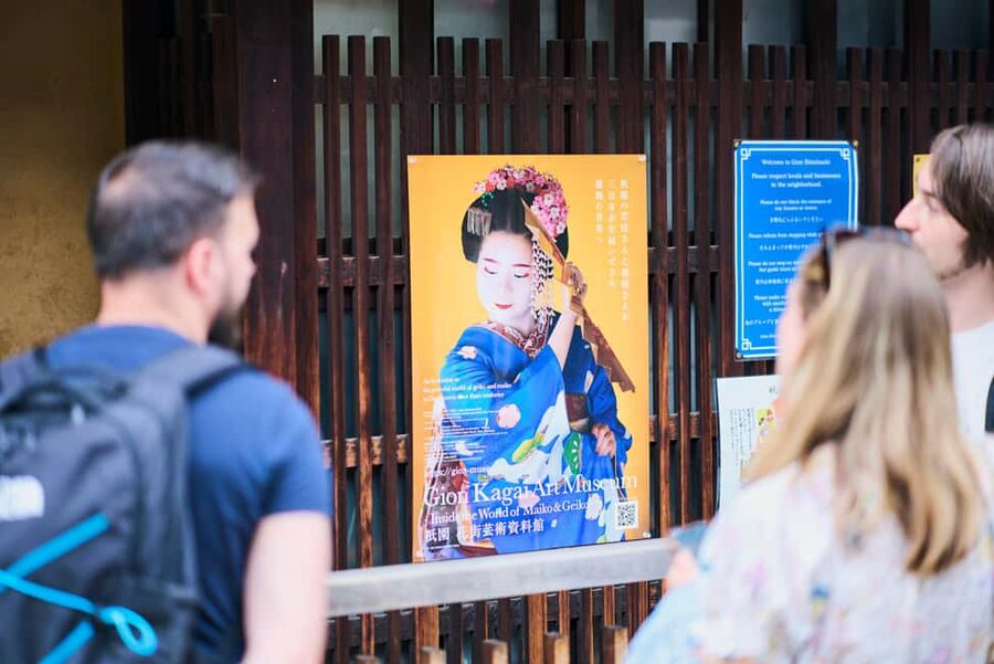Kyoto: Gion Hidden Gems & Geisha Culture Tour - Edo-period houses and quiet side streets