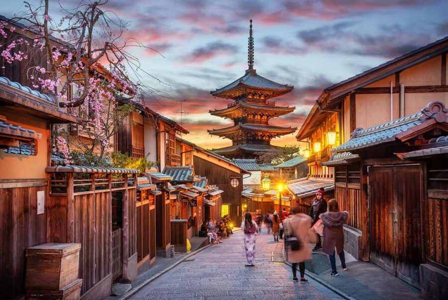 Kyoto: Gion Hidden Gems & Geisha Culture Tour - Gion Shirakawa and the Shirakawa Canal