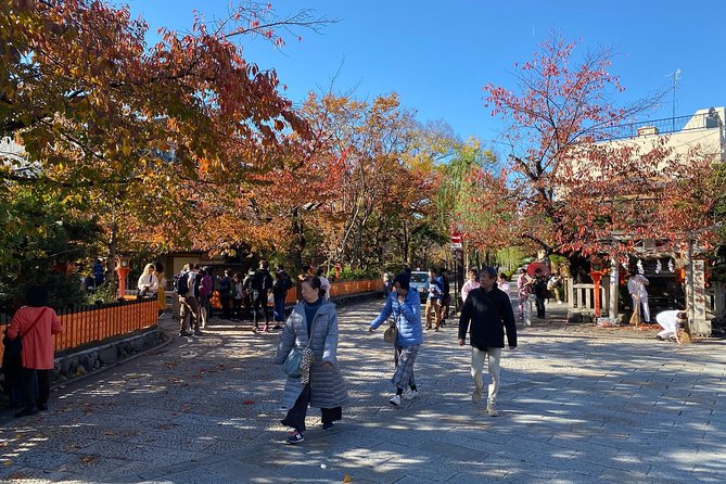 Kyoto Gion Historical Walking Tour - Starting among Gion’s old lanes at Tatsumi Bridge