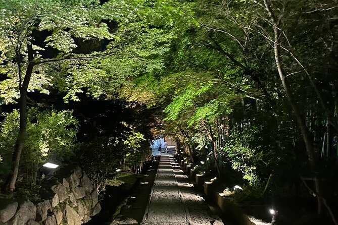 Kyoto: Gion Magical Night Walking Tour - The Kannon statue and the 400-year-old temple setting