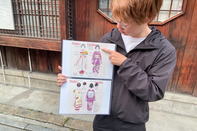 Kyoto: Gion Magical Night Walking Tour - Yasaka Shrine and Gion-san