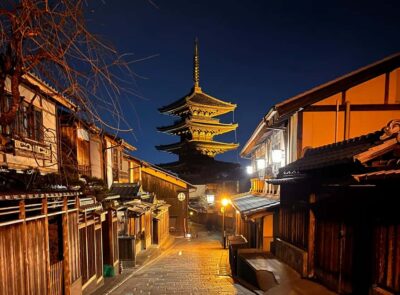 Gion Magical Night Walking Tour with Geisha Trivia