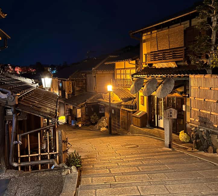 Kyoto: Gion Magical Night Walking Tour with Geisha Trivia - Quiet lanes and the final old shrine