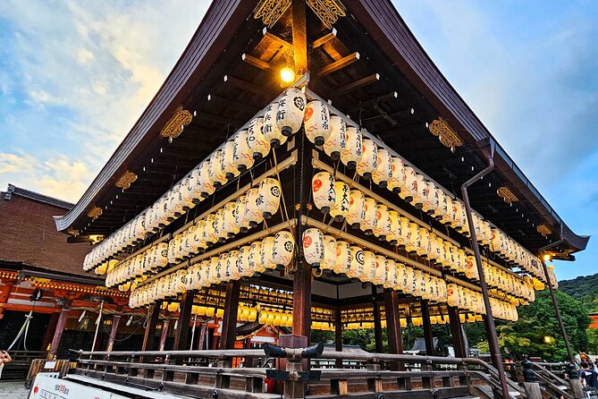 Kyoto Gion Night Walk & Geisha District Guided Tour - Three hours on foot, with dinner timing to consider