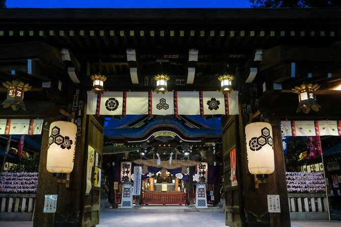 Kyoto: Gion Night Walking Tour with Geisha Insight - Learning the rules around geisha encounters