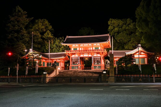 Kyoto: Gion Night Walking Tour with Geisha Insight - What $25 buys you