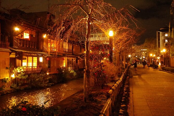 Kyoto: Gion Night Walking Tour with Geisha Insight - What the 4.8 rating tells you, and what it does not
