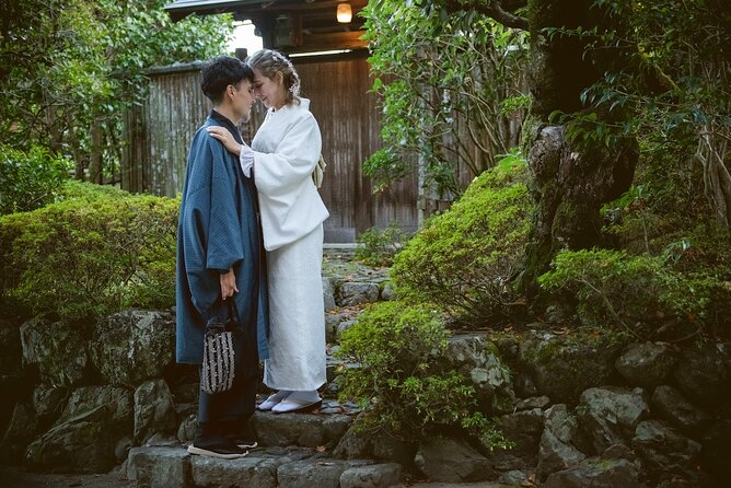 Kyoto Gion Photoshoot - Private Session | Pro Photographer - How the posing guidance helps