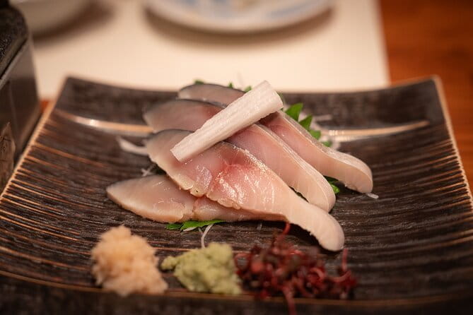 Kyoto: Gion & Pontocho Food Tour with 13 Dishes - The Gion izakaya: casual food with Kyoto sake