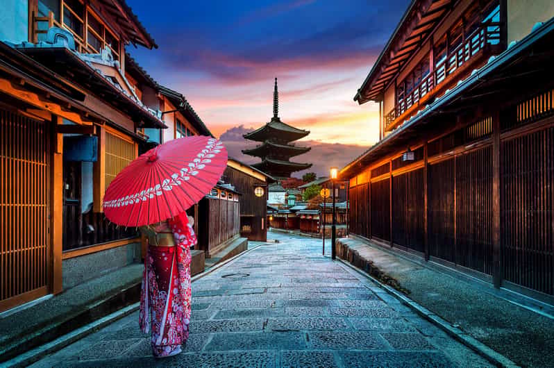 Kyoto: Gion Sunset Walking Tour with Local Guide - Key points at a glance