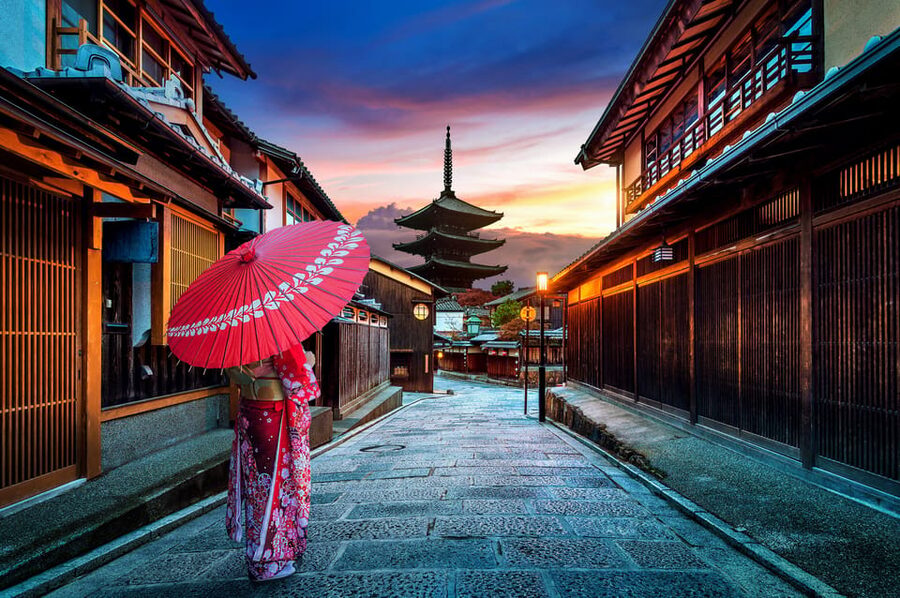 Kyoto: Gion Sunset Walking Tour with Local Guide - Starting at Kyoto Kawaramachi Garden