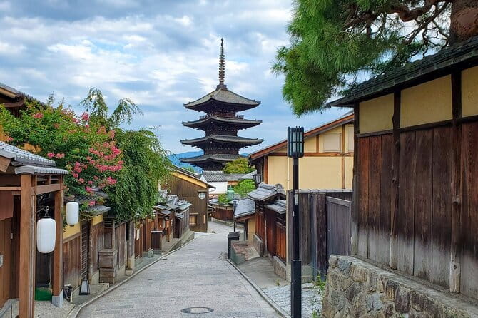 Kyoto Gion Walking Tour for First Time Visitors - Why Gion Works Best With a Guide