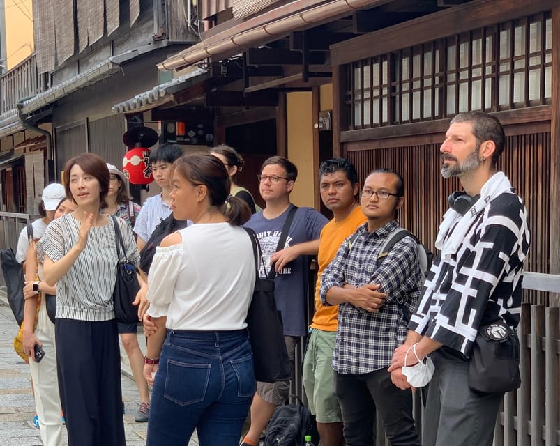Kyoto: Gion World of the Geisha Guided Walking Tour - Who should book this experience?