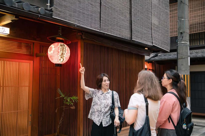 Kyoto: Gion World of the Geisha Guided Walking Tour - Why Gion makes a good walking tour
