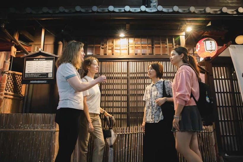 Kyoto: Gion World of the Geisha Guided Walking Tour - Walking through Gion’s historic lanes
