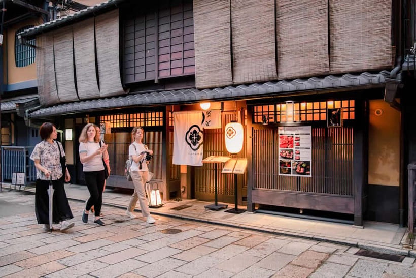 Kyoto: Gion World of the Geisha Guided Walking Tour - Shirakawa Canal and the quieter side of Gion