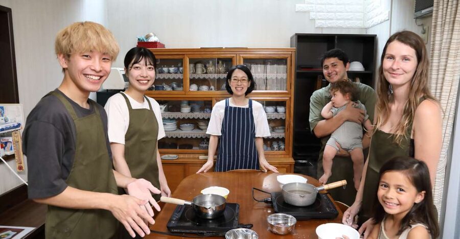 Kyoto Home Cooking Class ＆Supermarket tour near Fushimiinari - Starting with dashi, the foundation of Japanese flavor