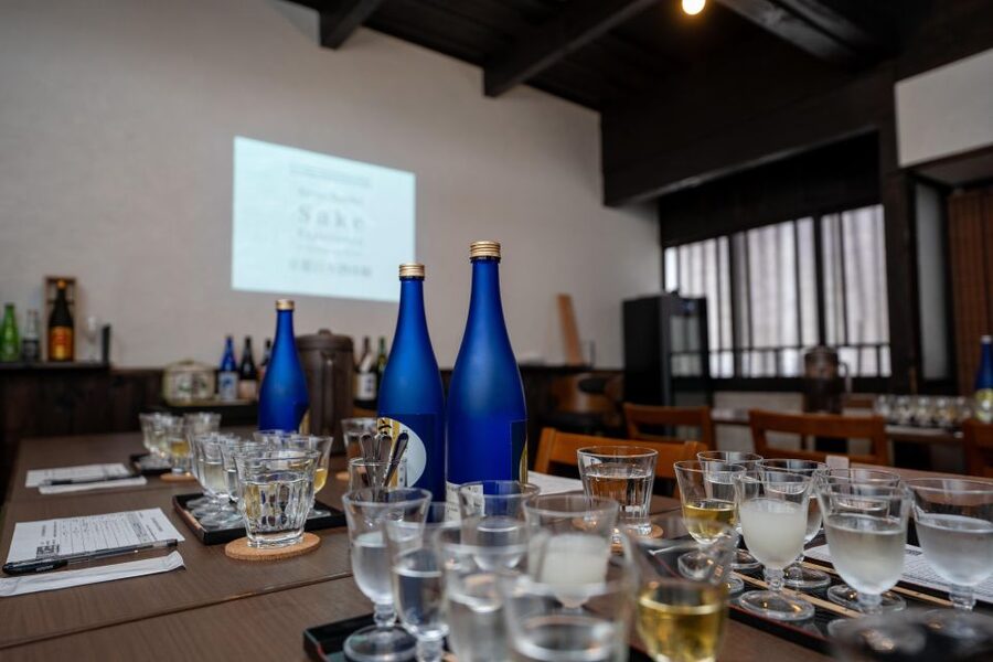 Kyoto: Insider Sake Experience with 7 Tastings and Snacks - Food pairing is more than a snack break