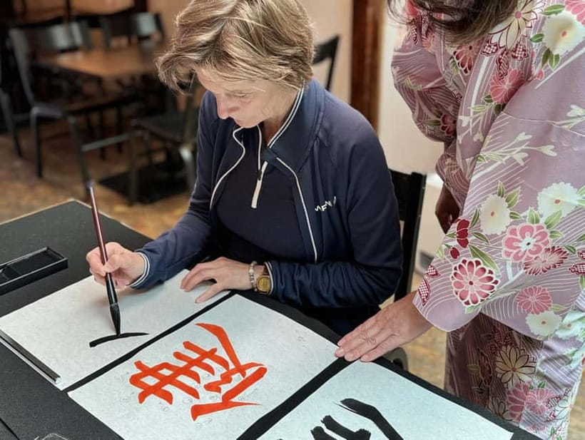 Kyoto: Japanese Calligraphy Workshop - Learning the basic strokes before writing kanji