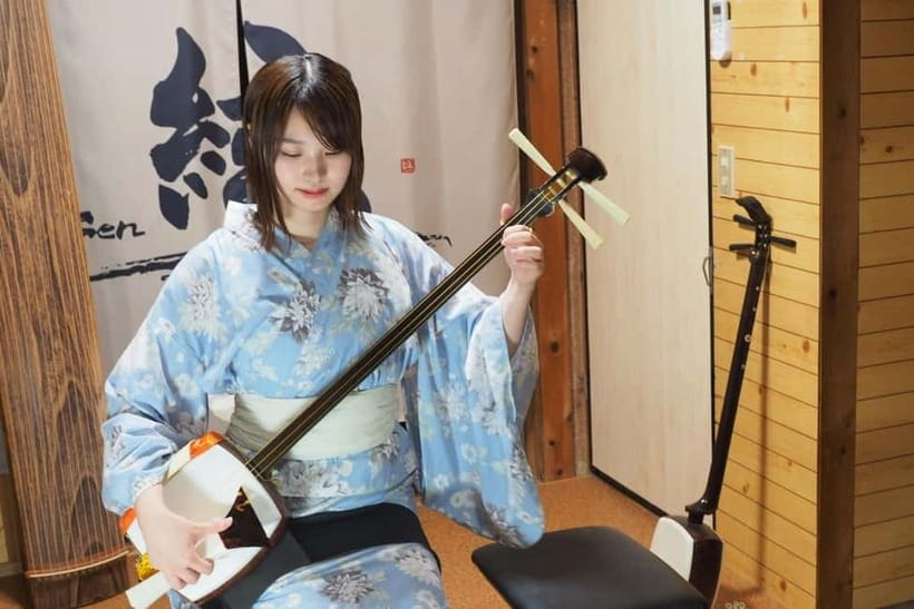 Kyoto: Japanese Koto & Shamisen Concert and Koto Class - The opening lesson on koto and shamisen
