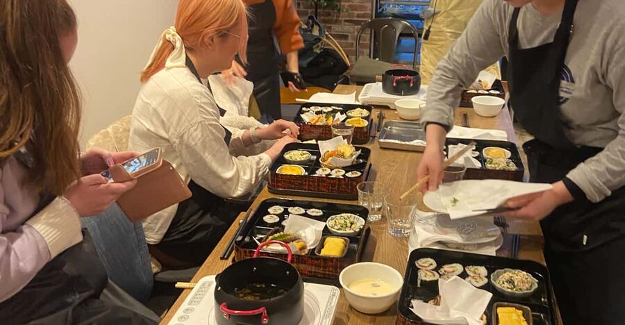 Kyoto: Japanese Washoku Bento Small Group Cooking Class - Knife work and Japanese cooking habits