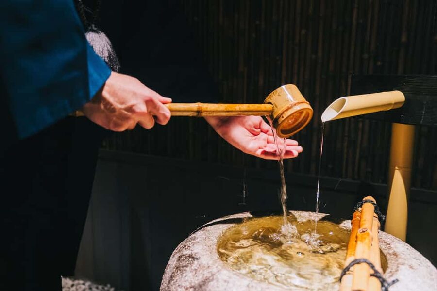 Kyoto: Kimono Tea Ceremony at Orizuruya Gion - Making matcha with a bamboo whisk