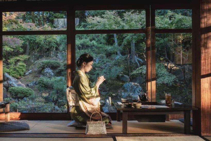 Kyoto: Kimono/Yukata Rental 5 Minute from Kiyomizu-dera - Walking Kyoto in rented clothing