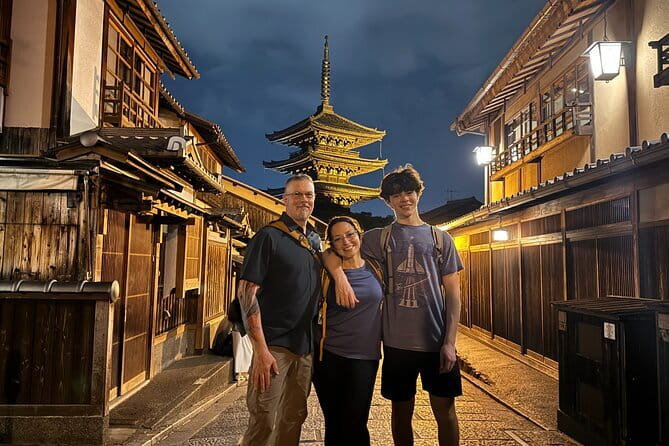 Kyoto Magical Night English Tour: Gion & Fushimi Inari Shrine - Hanamikoji Street and the quieter side of Gion