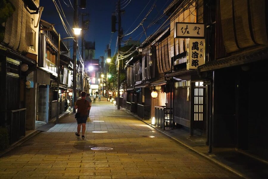 Kyoto: Maiko Dinner in Traditional Restaurant and Tour - Why the evening works better than a stand-alone maiko show