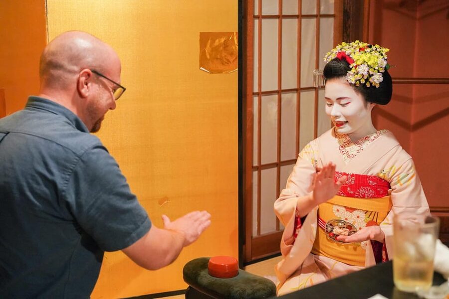 Kyoto: Maiko Dinner in Traditional Restaurant and Tour - Entering a roughly 100-year-old machiya restaurant